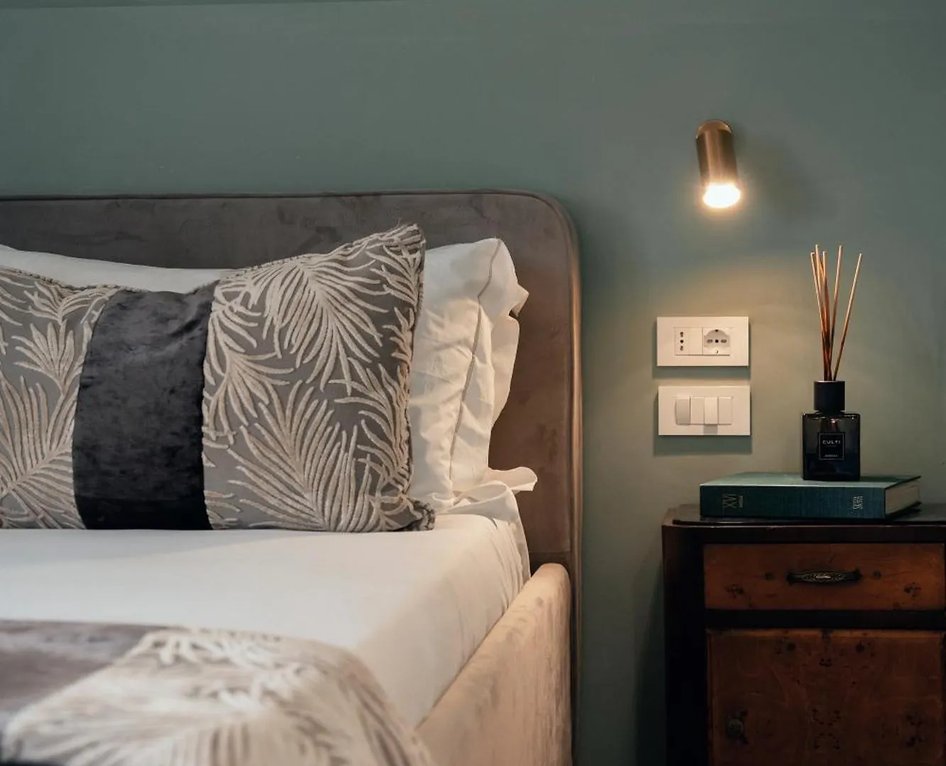 Naman Hotellerie - Monti contacts